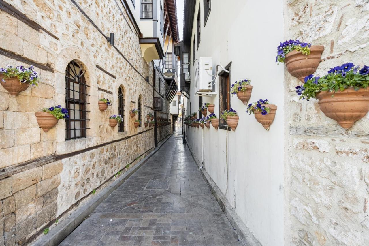 Apartamento Lovely Studio Flat Near Hadrians Gate Antalya Exterior foto
